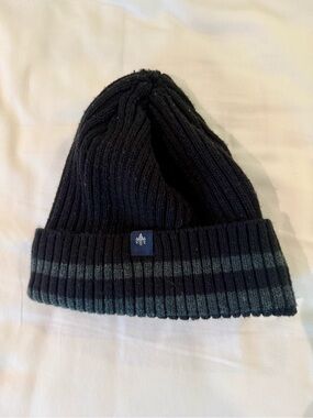 RAINFOREST Black and Gray Striped Knit Beanie